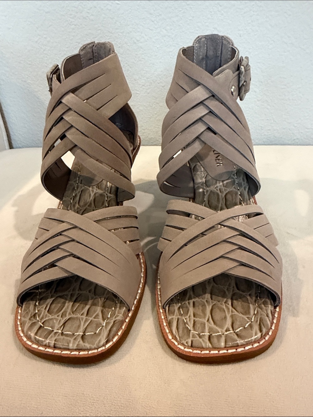 Donald J Pliner Vida Taupe Strappy Heeled Sandals 7.5M NWOT